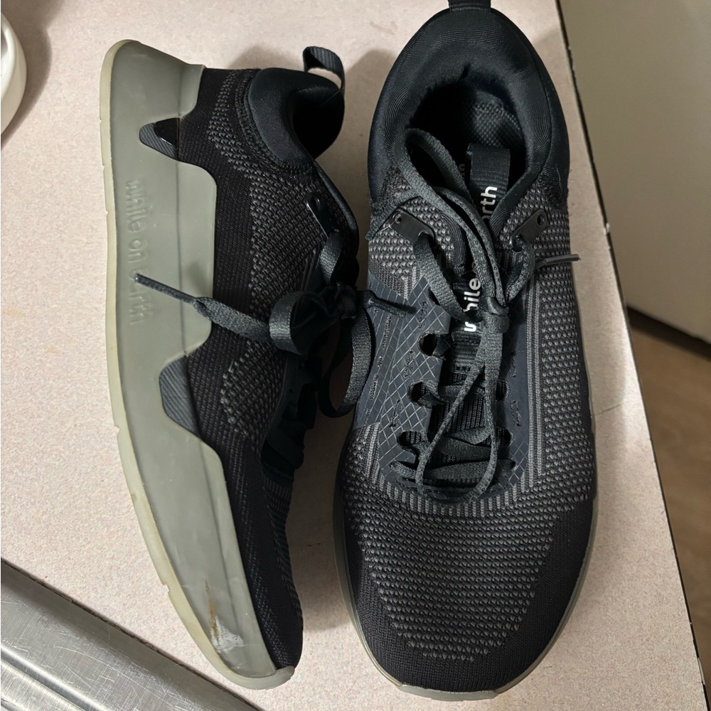 While on Earth Sneakers - Move Trainers